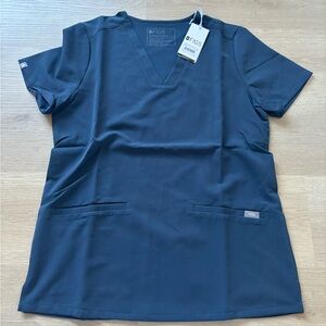 Figs casma three pocket top